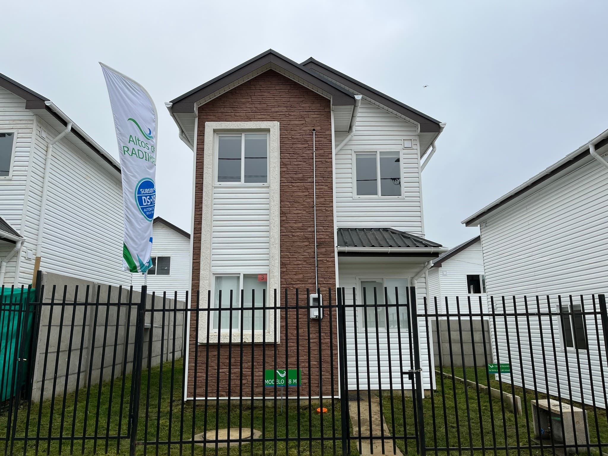 Fachada del Modelo 58 en Villa Borde Costero